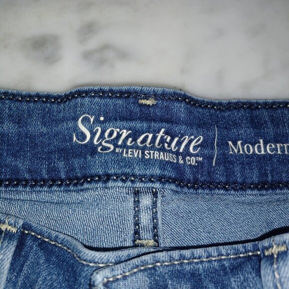 Levi's Signature Women's Blue Jeans Modern Slim 8M 29 x 32 - Picture 4 of 5